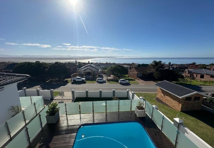 4 Bedroom Property for Sale in Noorsekloof Eastern Cape